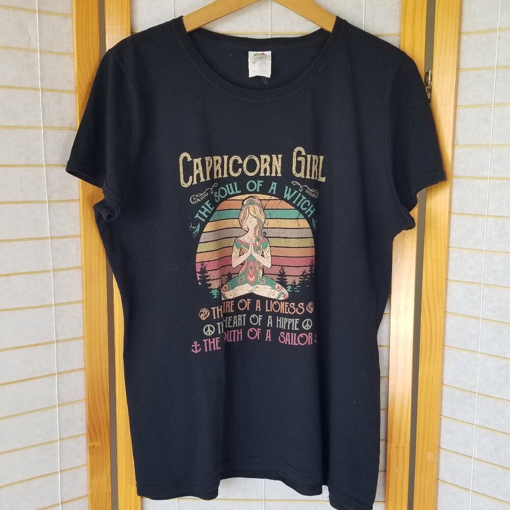 Capricorn Girl Black Graphic Tee Shirt XL EUC